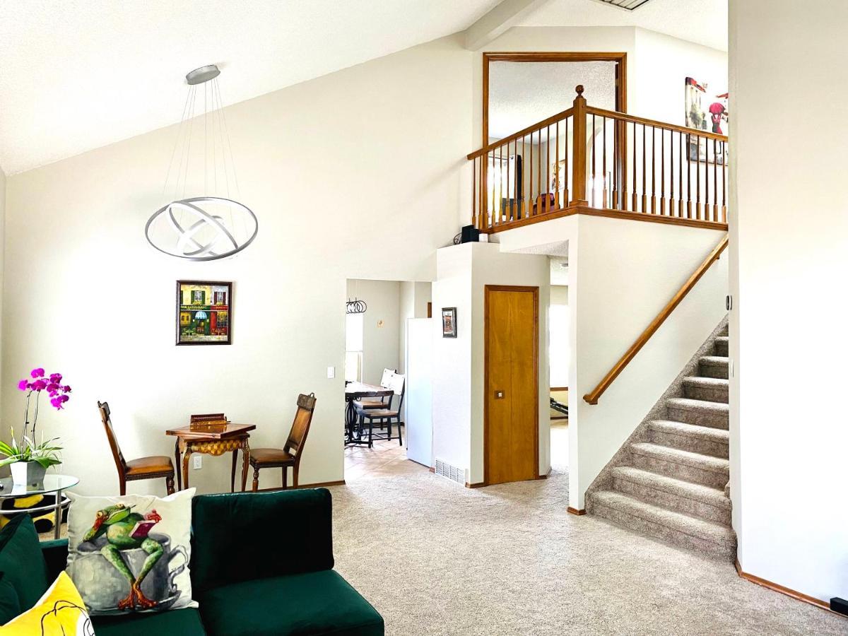 Artsy Home Close To Usafa With Fireplace And Patio Colorado Springs Exterior foto